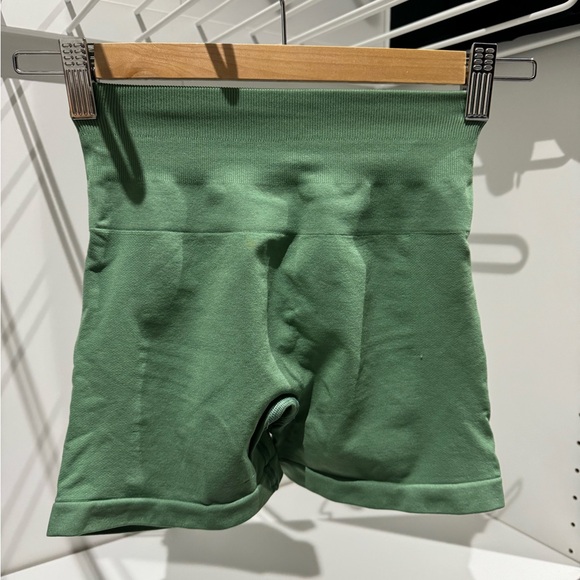 ALPHALETE AMPLIFY SHORT 4.5 - Picture 2 of 2